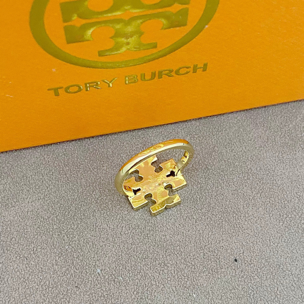Tory Burch Shell Inlay Alphabet Shape Ring - Picture 2 of 6